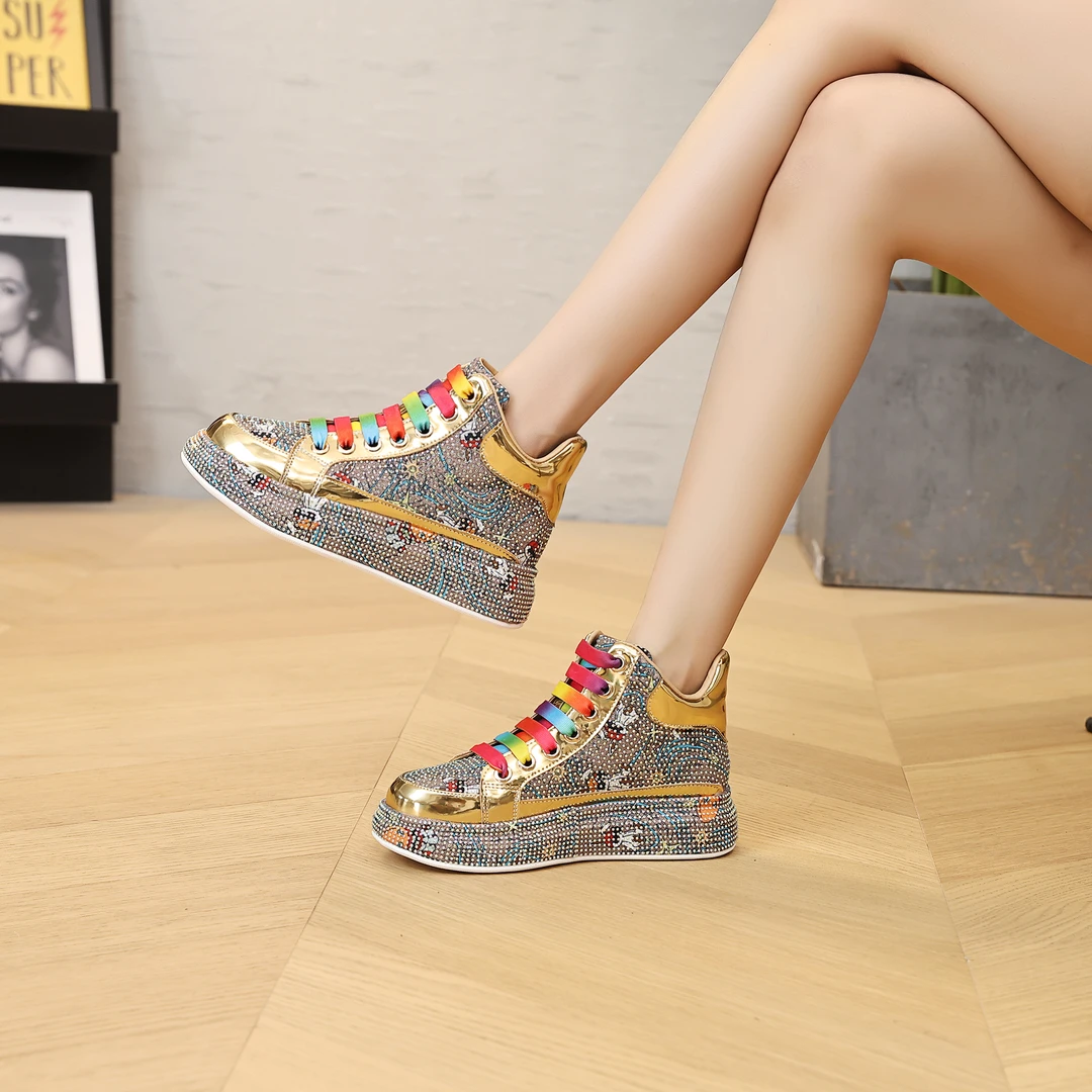 满钻高帮卡通图小白鞋2024新款全钻百搭水晶时尚休闲平底女鞋秋季