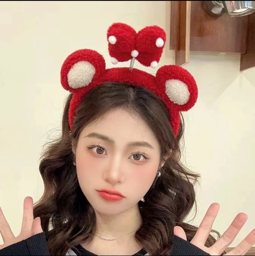 超可爱的毛绒发箍少女网红