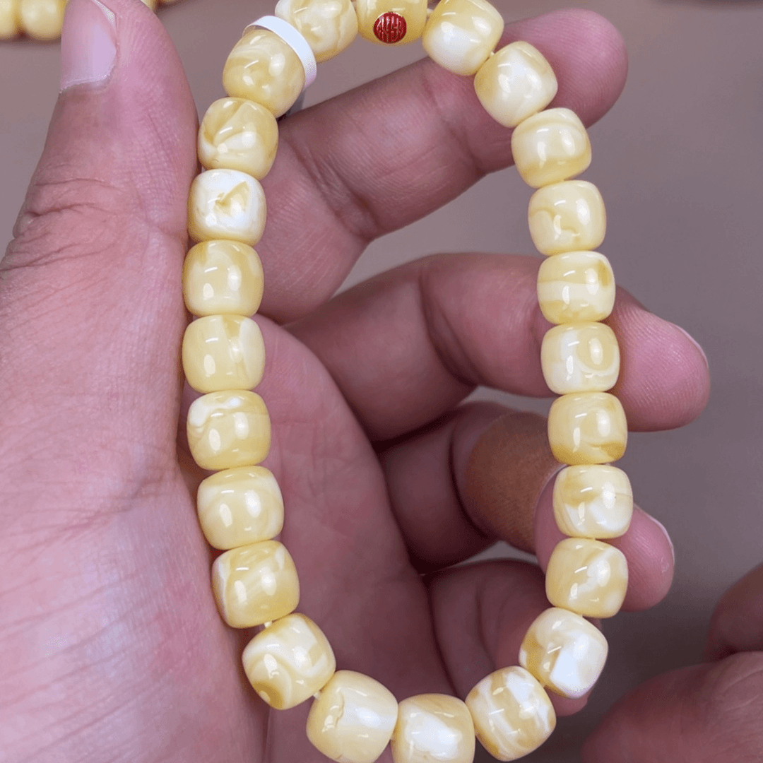 琥珀裸石未镶嵌2350000000