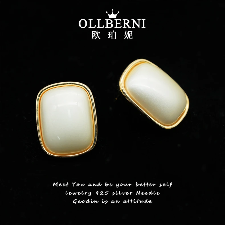 铜合金仿珍珠耳饰 方形高级感港风精致简约气质冷淡风耳环女-耳钉