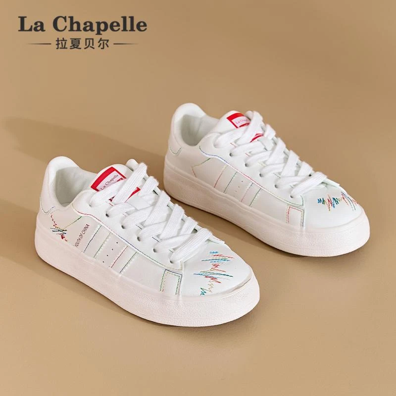 拉夏贝尔小白鞋女2025冬季新款爆款圆头轻便软底学生百搭休闲板鞋