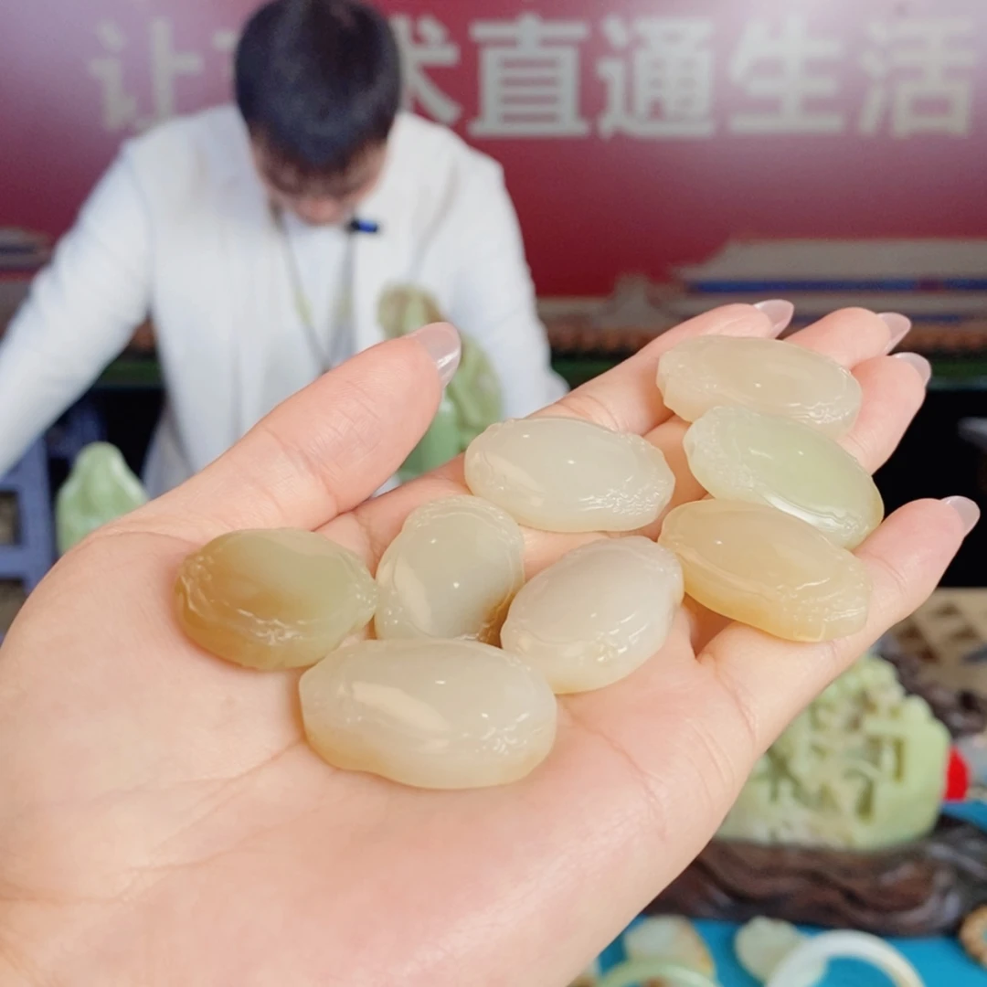 【闪购商品】和田玉挂件未镶嵌同材质多样发发其中一件发一件