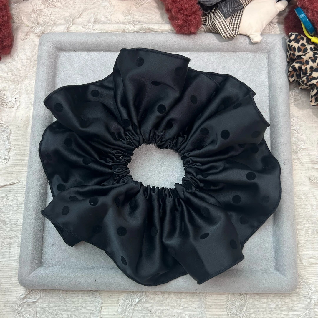 新品大黑波点缎面气质复古大肠发圈