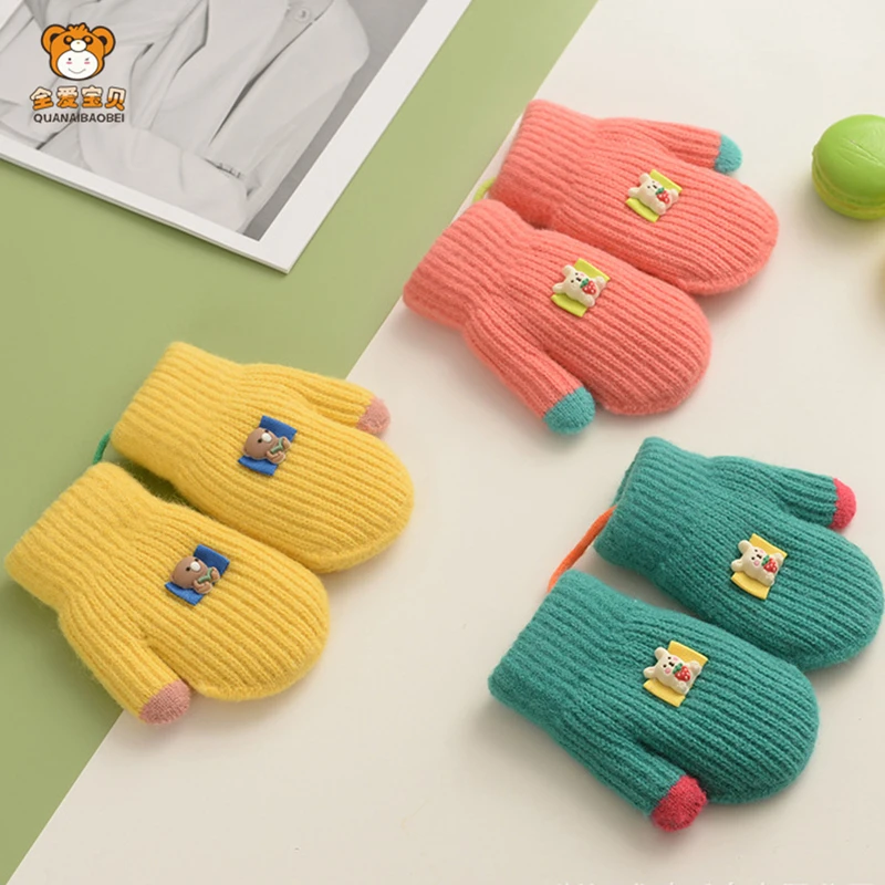 冬季宝宝挂绳手套包指小孩羊羔绒保暖手套加绒毛线儿童户外防寒
