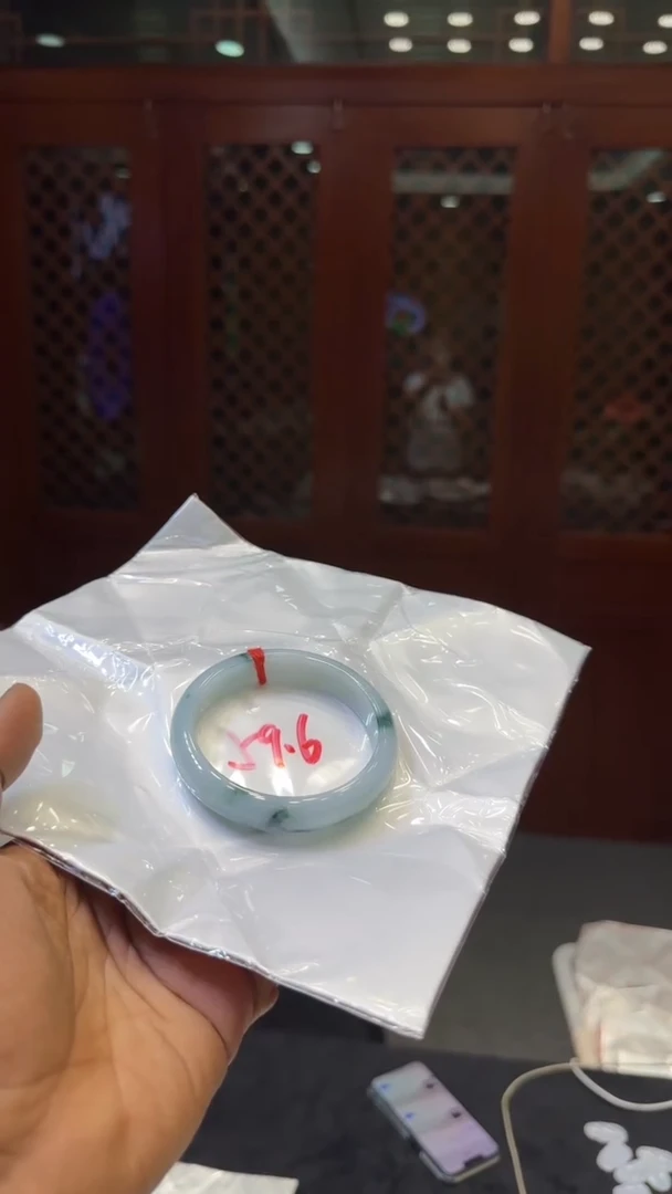 【闪购商品】翡翠手镯未镶嵌手镯