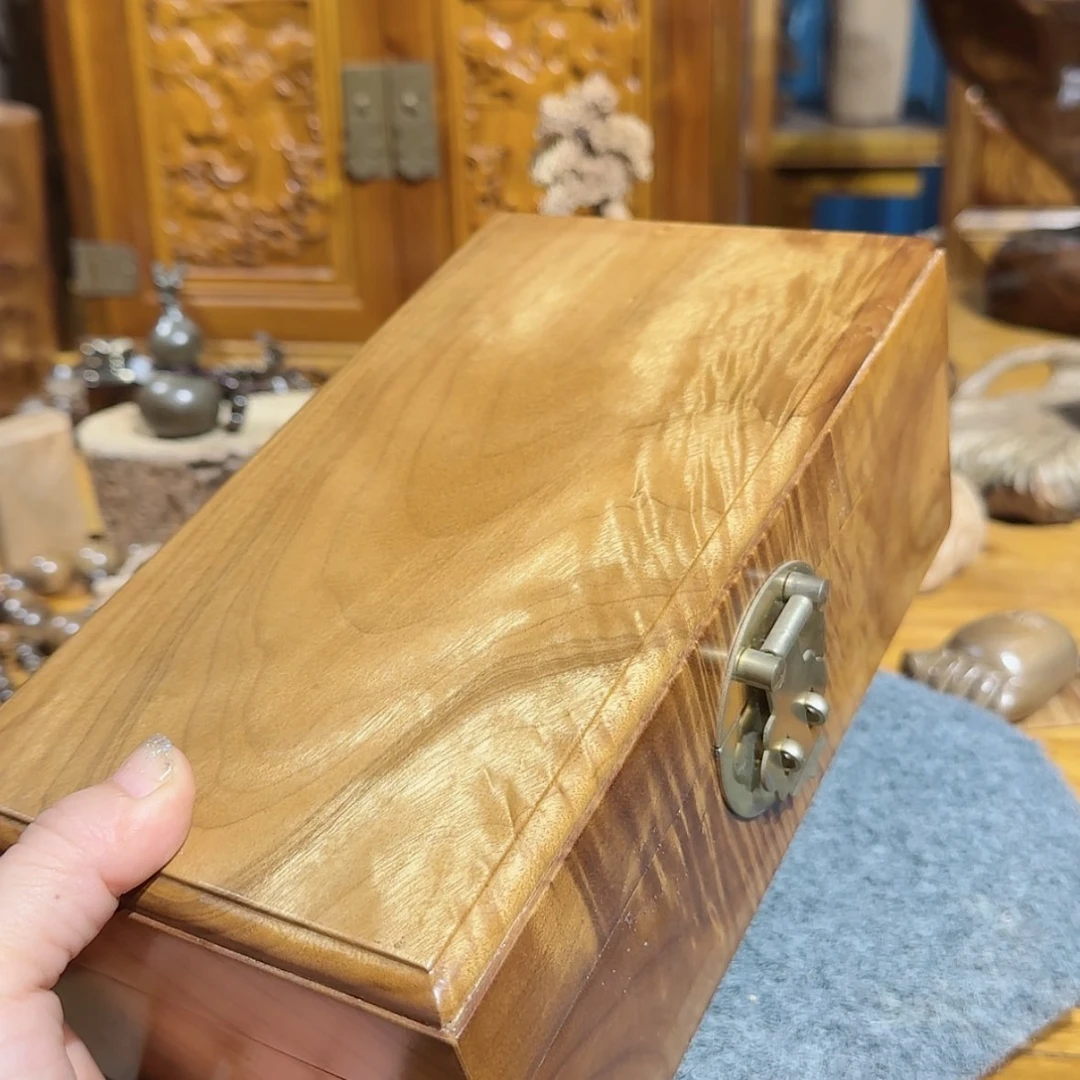 【闪购商品】陰沉金絲楠根雕境*手饰盒