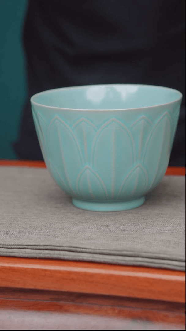 【闪购商品】瓷杯217-10外刻莲瓣碗