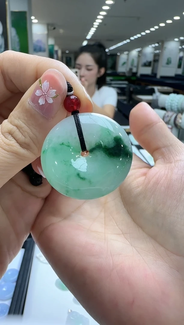 【闪购商品】翡翠颈饰未镶嵌孤品