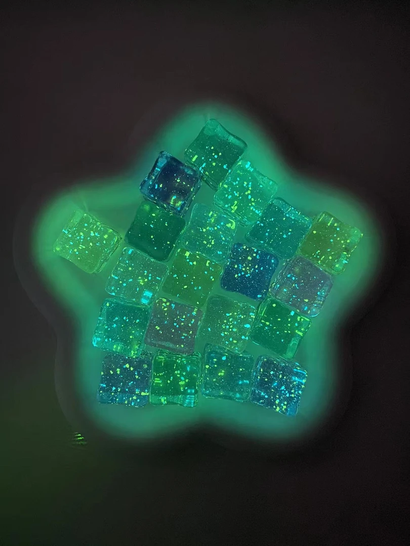 【直播拆】新款双色夜光星空细闪冰块拆袋树脂仿真冰块饰品配件