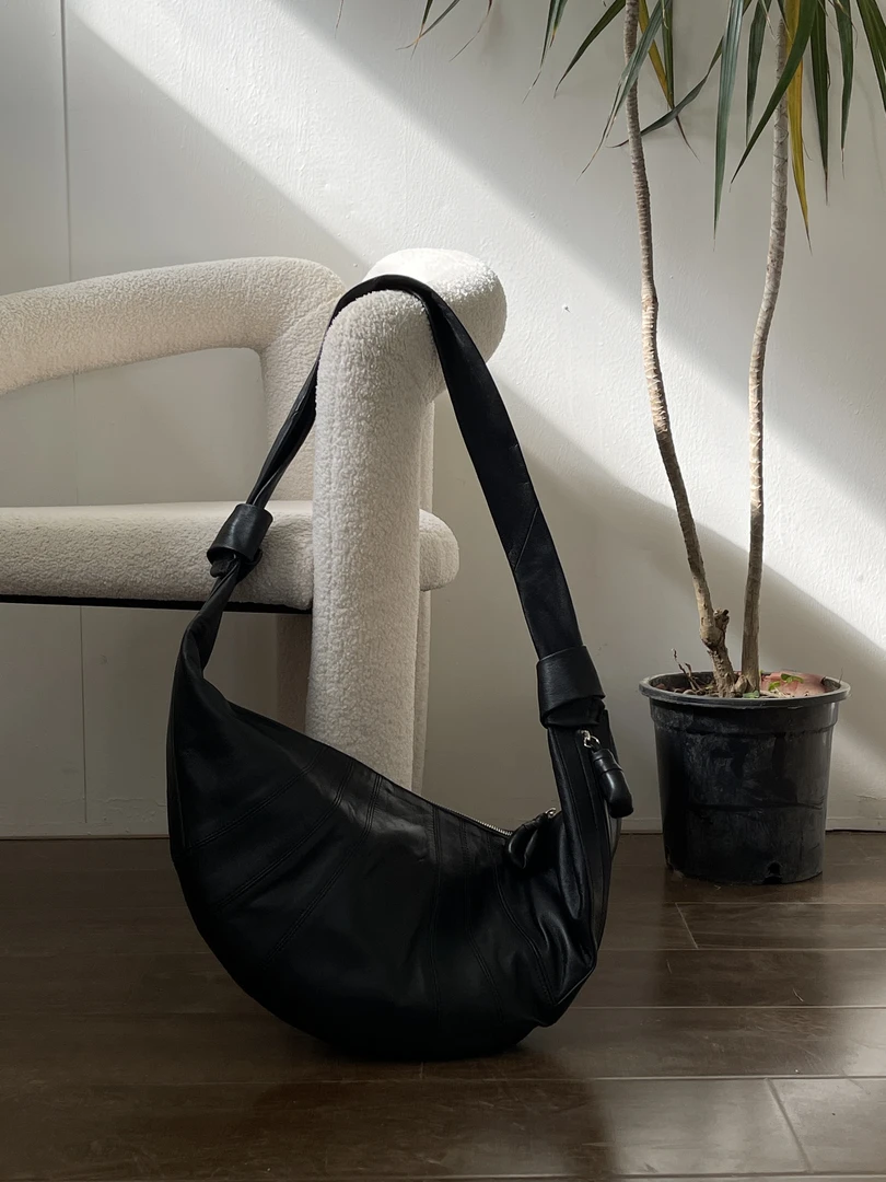 【简黑】法式小众设计师黑色牛角包5M272#