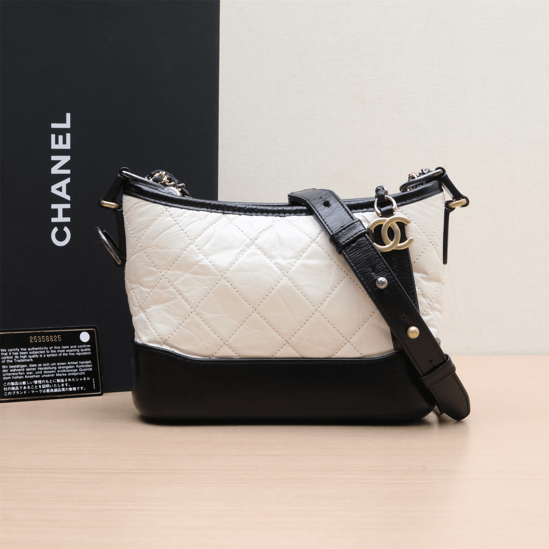95新 Chanel/香奈儿 活动双双 流浪 小号 白色 黑底 皮革C 25开