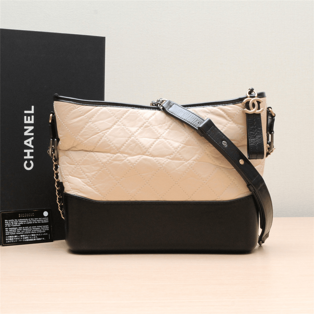 95新 Chanel/香奈儿 小花双双 312041 流浪 中号 奶茶色 26开 包