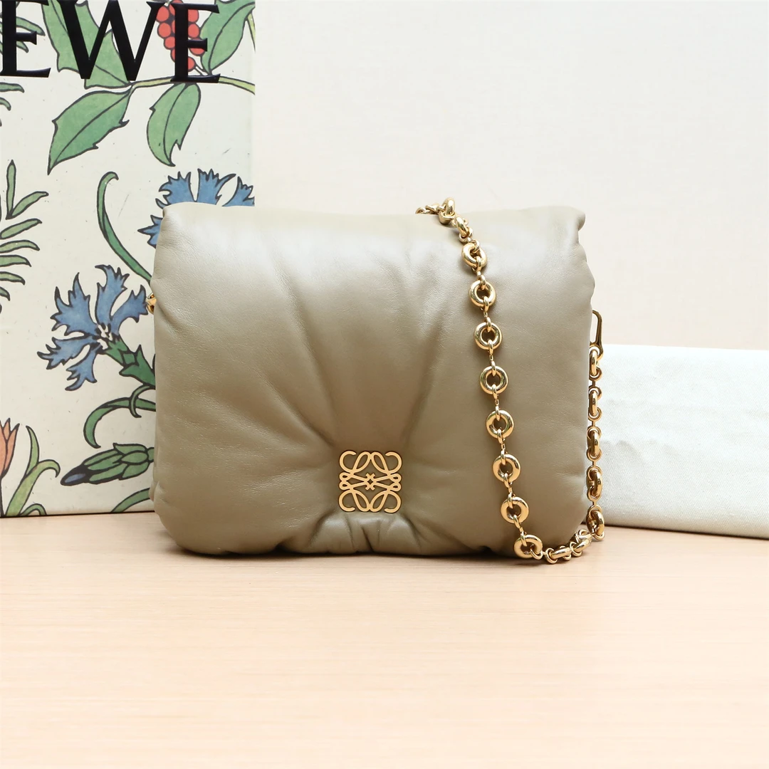 99新 LOEWE/罗意威 新粉 449061puffer goya 单肩包
