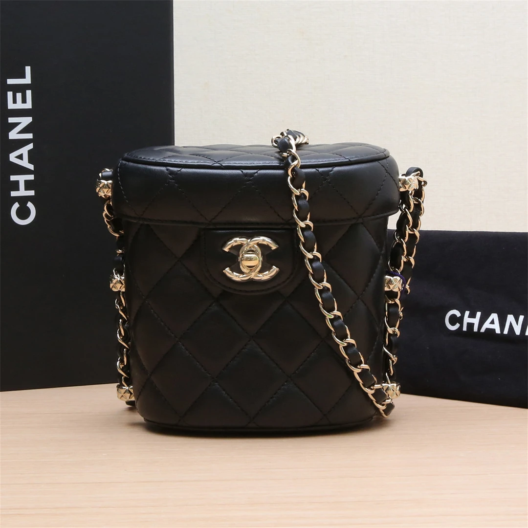 99新 Chanel/香奈儿 活动黑黑 858937 23C 翻盖圆桶包 芯片金扣