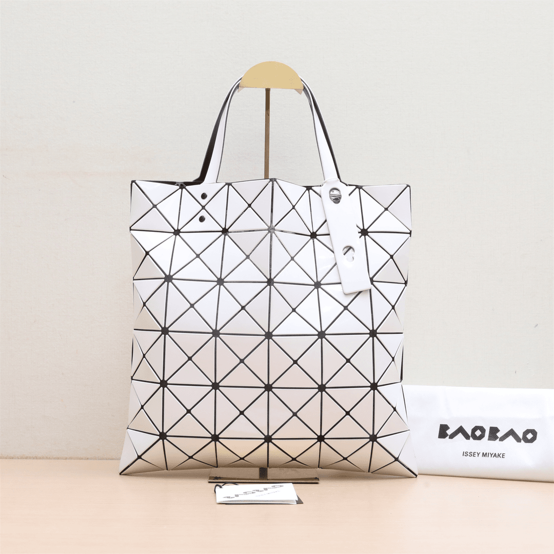 99新 Issey Miyake/三宅一生 小花双双 935043 经典单肩包 六格