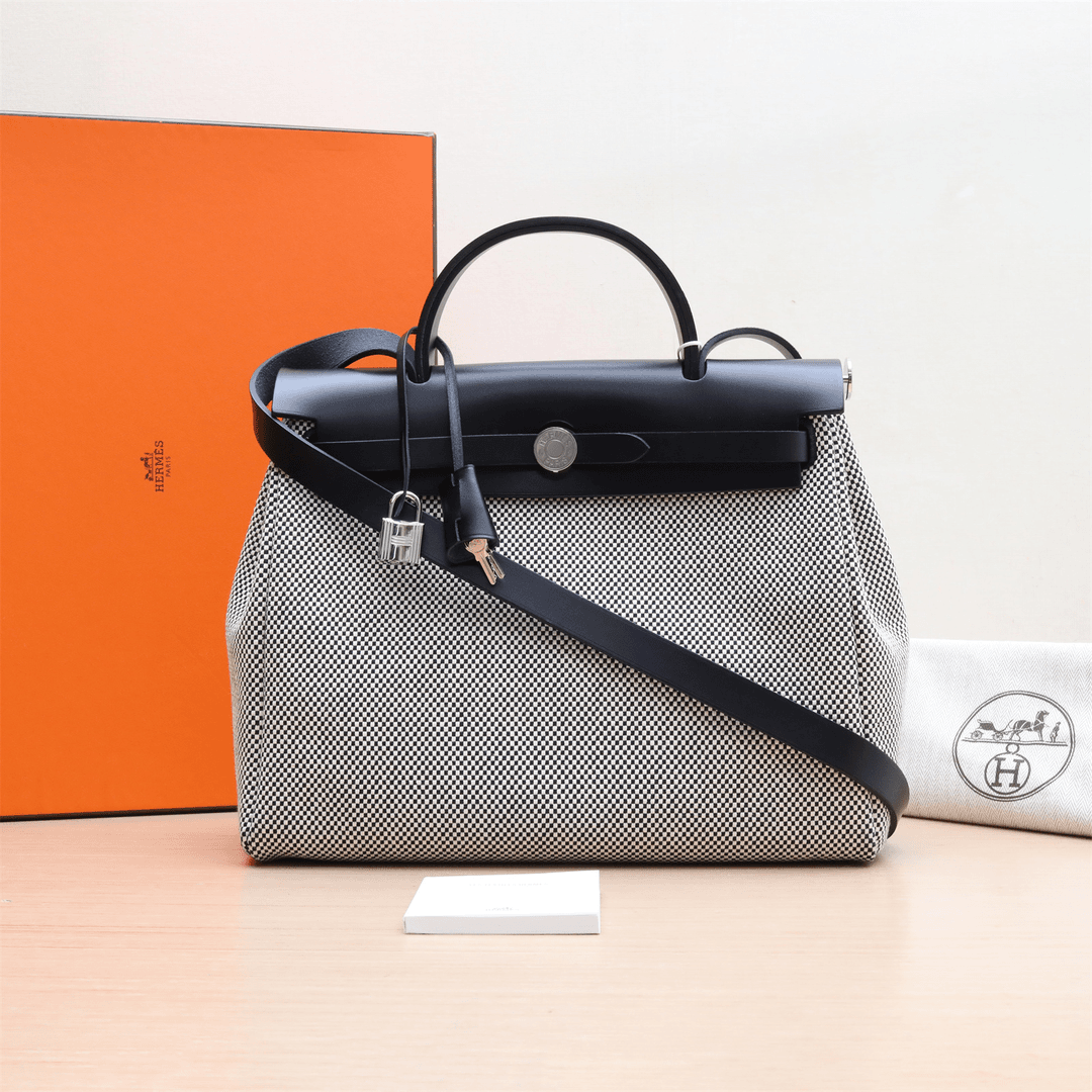 99新 Hermes/爱马仕 小花双双 935124 Herbag 31 熊猫色 U刻包