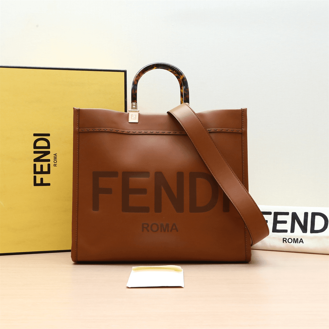 99新 FENDI/芬迪 823027 阳光购物手提袋 中号 焦糖色