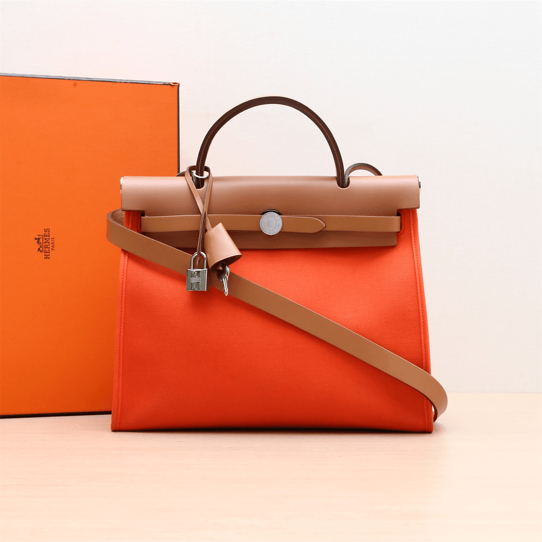 95新 Hermes/爱马仕 新粉黑黑精选 P224520393Herbag 31 单肩包