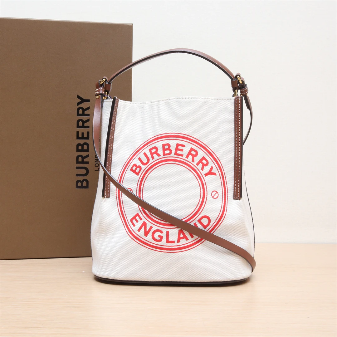 95新 BURBERRY/博柏利 黑黑精选 P224828925帆布 水桶 白色 帆布