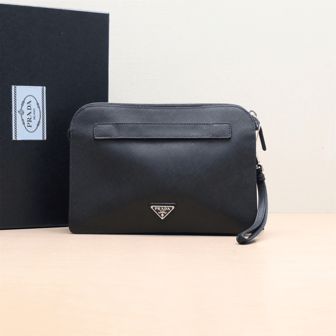 95新 Prada/普拉达 小花姑姑P224828237手拿包 黑色 皮革C