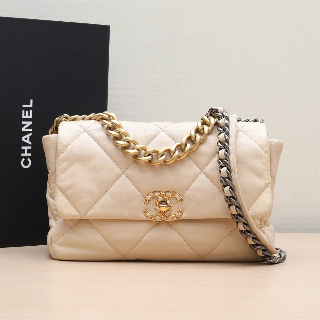 95新 Chanel/香奈儿 活动双双 19BAG 口盖包 中号 奶茶色 28开