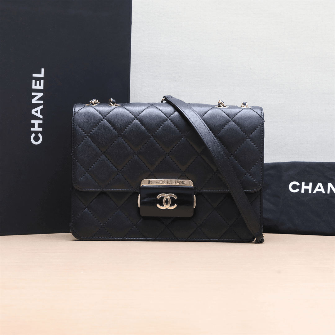 95新 Chanel/香奈儿 小花姑姑P224931013CF 亚克力扣口盖包