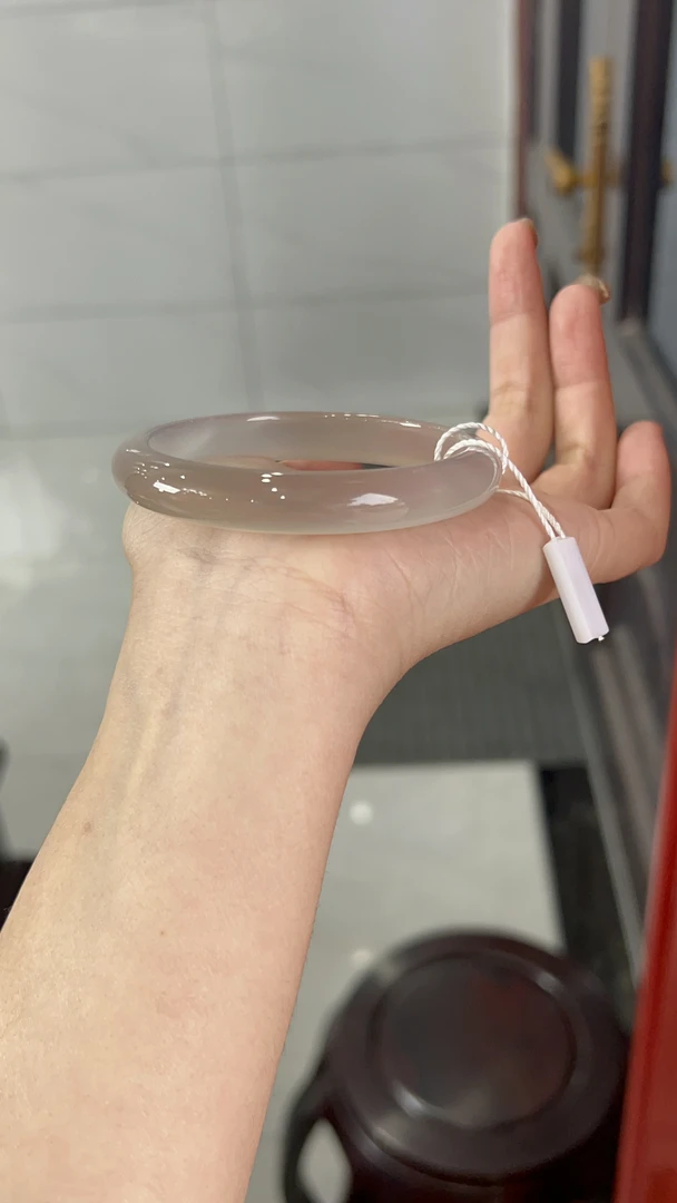 圈口玛瑙手镯正圈马料灰冰天然原矿保真（一物一图）m32有棉纹
