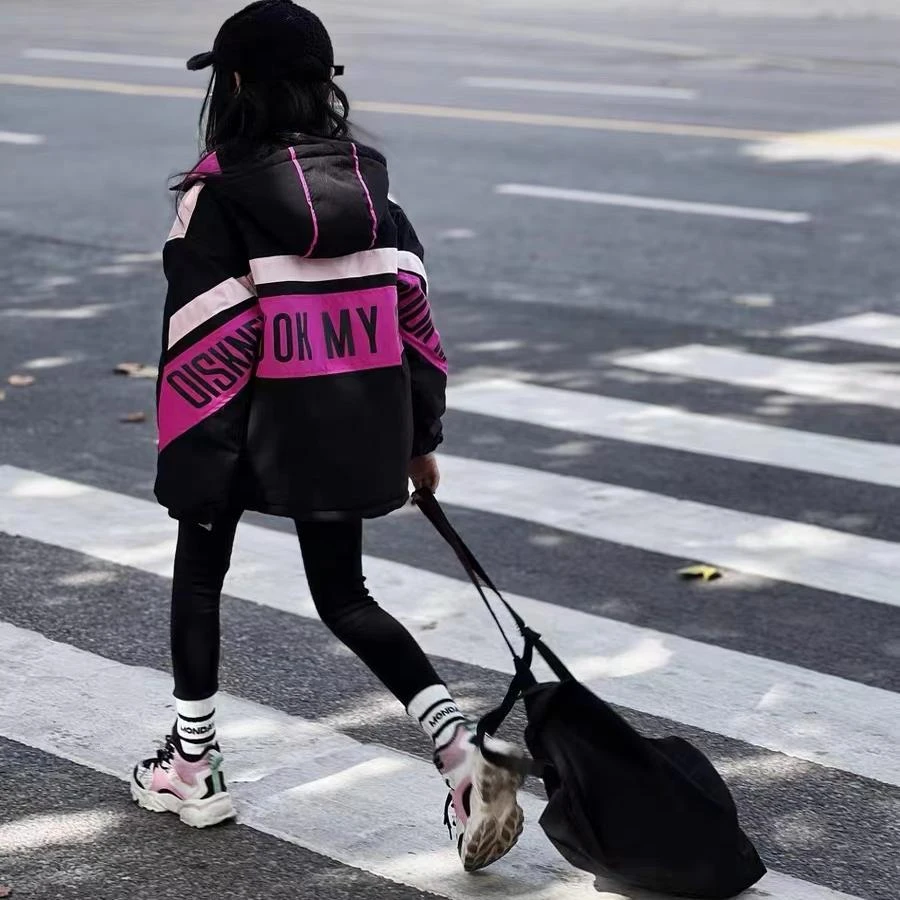 女童外套春秋款2024新款洋气女大童连帽拼色风衣儿童装时髦冲锋衣