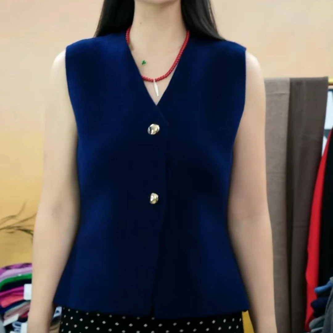 WANMU |【时尚穿搭】两粒扣马甲通勤