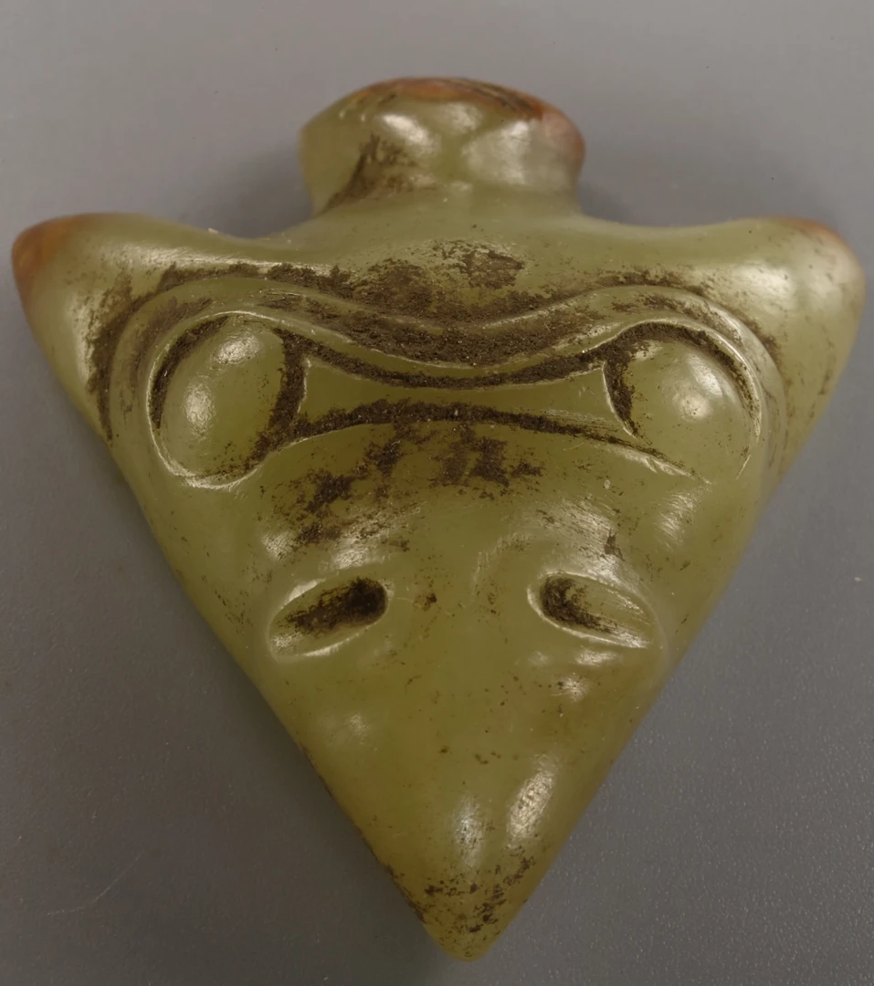 北方红山文化时期风格玉鸮