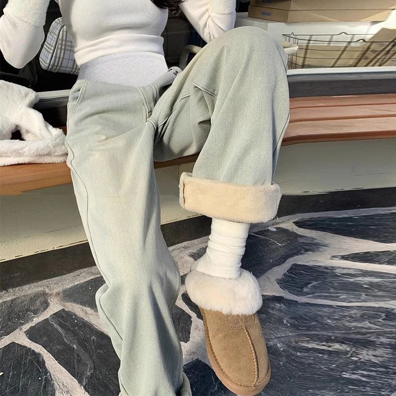 孕妇牛仔裤秋冬季加绒加厚时尚减龄字母牛仔直筒裤子宽松百搭长裤