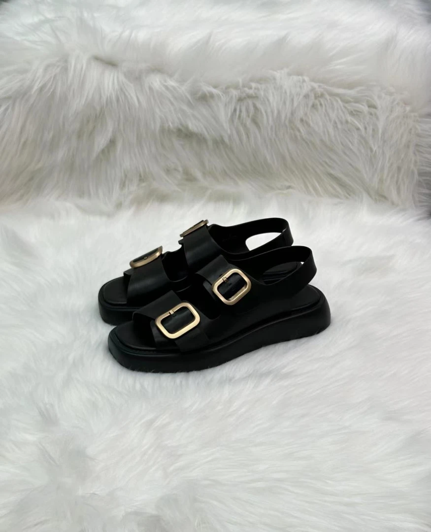 Yolo！时尚休闲女士凉鞋