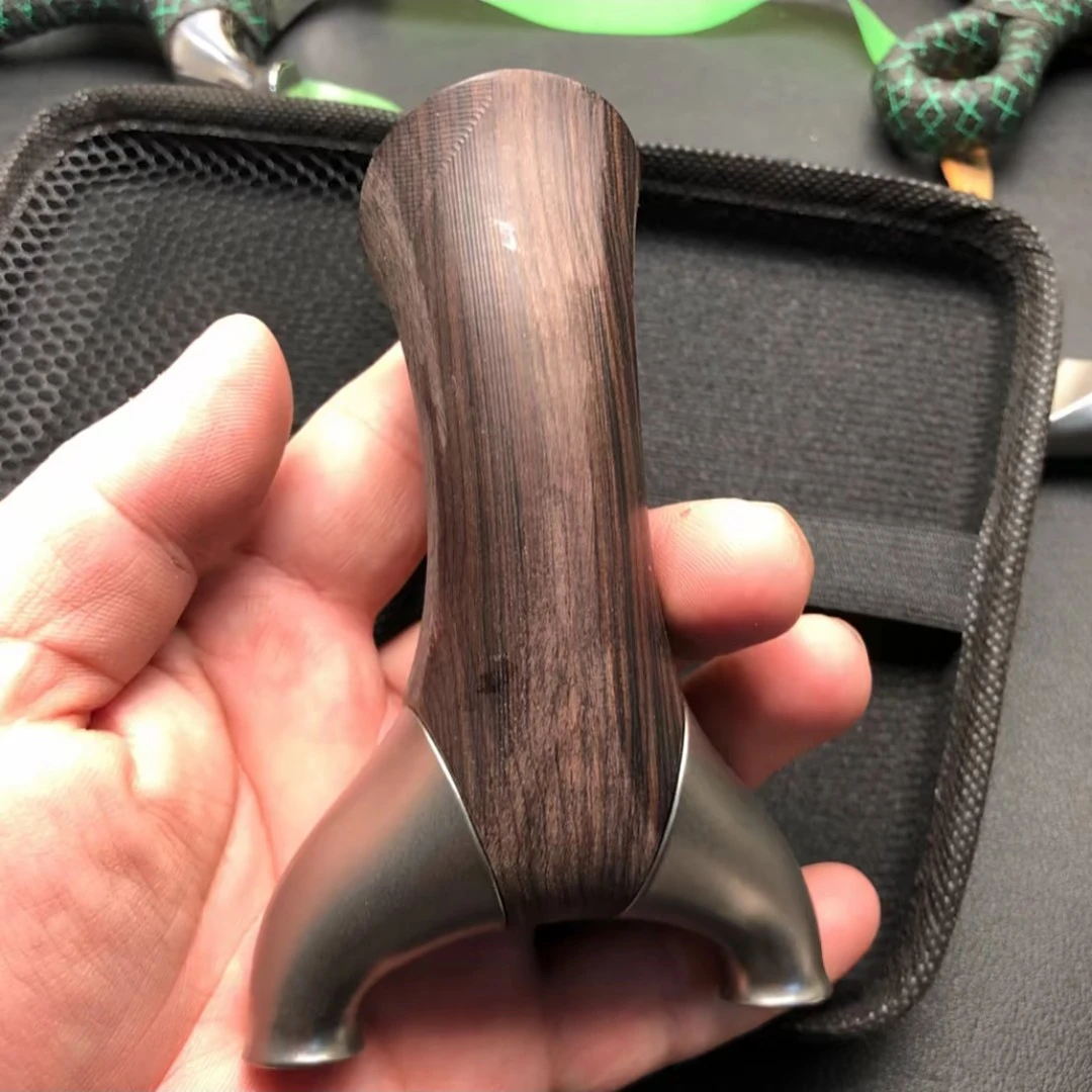 钛合金夜飞虎弹弓目前有75/80-16撑头两个尺寸，下单备注提前沟通。