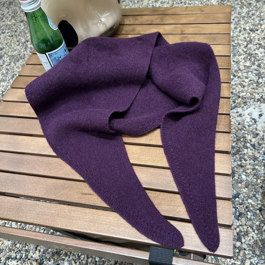 氛围感时髦叠穿造型SHEN器_时尚气质紫色羊毛三角围巾