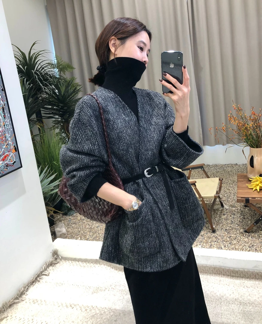 优雅法式复古小格调气质显瘦双面V领微阔时尚收腰百搭外套女宽松