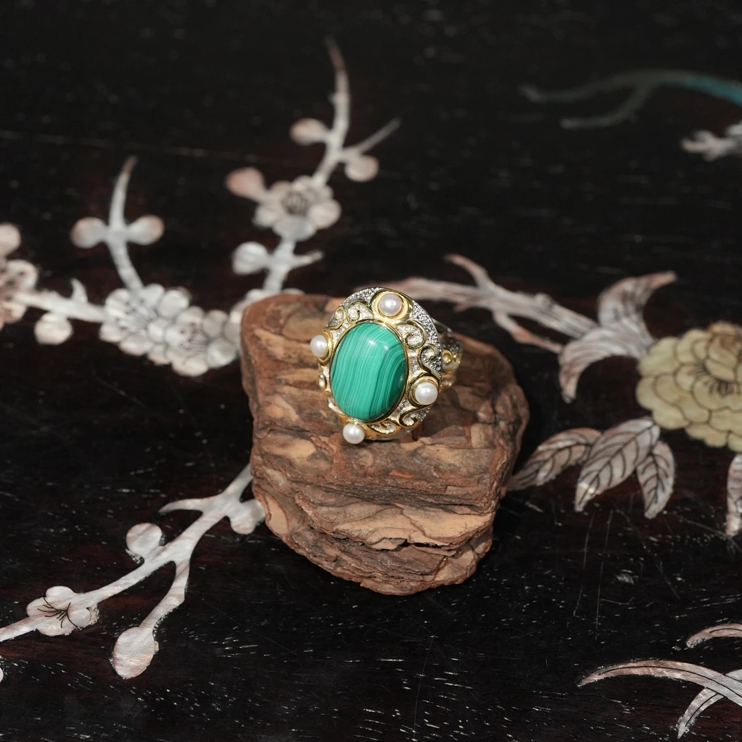 12.11香港王老板-孔雀石镶嵌戒指5s40