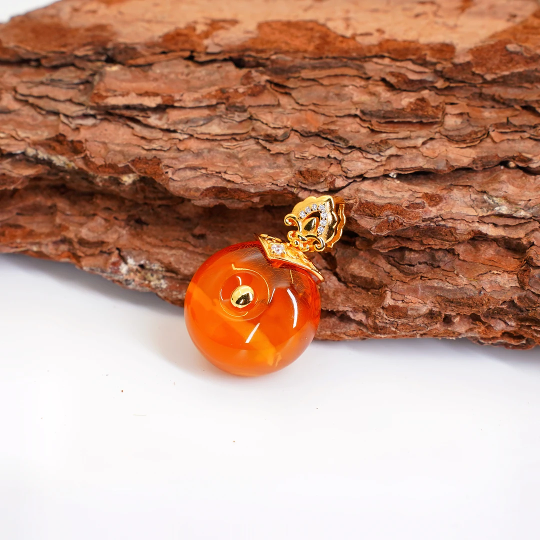 【618大促】香港王老板-s925镶嵌蜜蜡平安扣吊坠a34赠s925银链