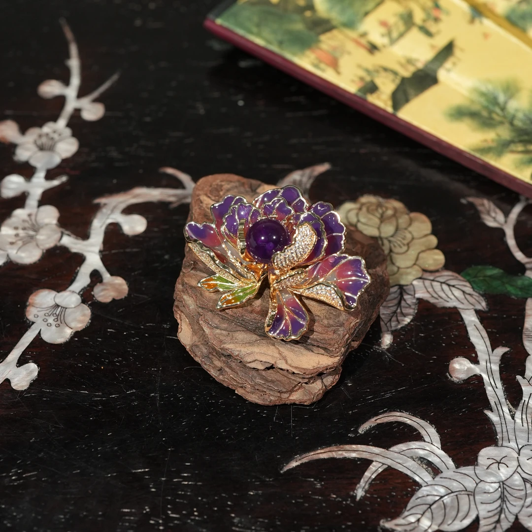 珠帘玉幕 11.14香港王老板-紫晶胸针4d37