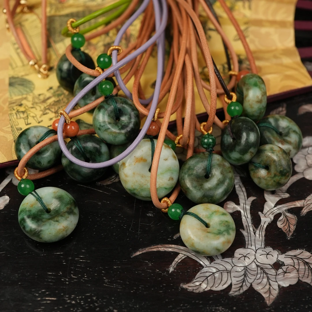 12.6香港王老板-翡翠A货吊坠多样性发一a1593