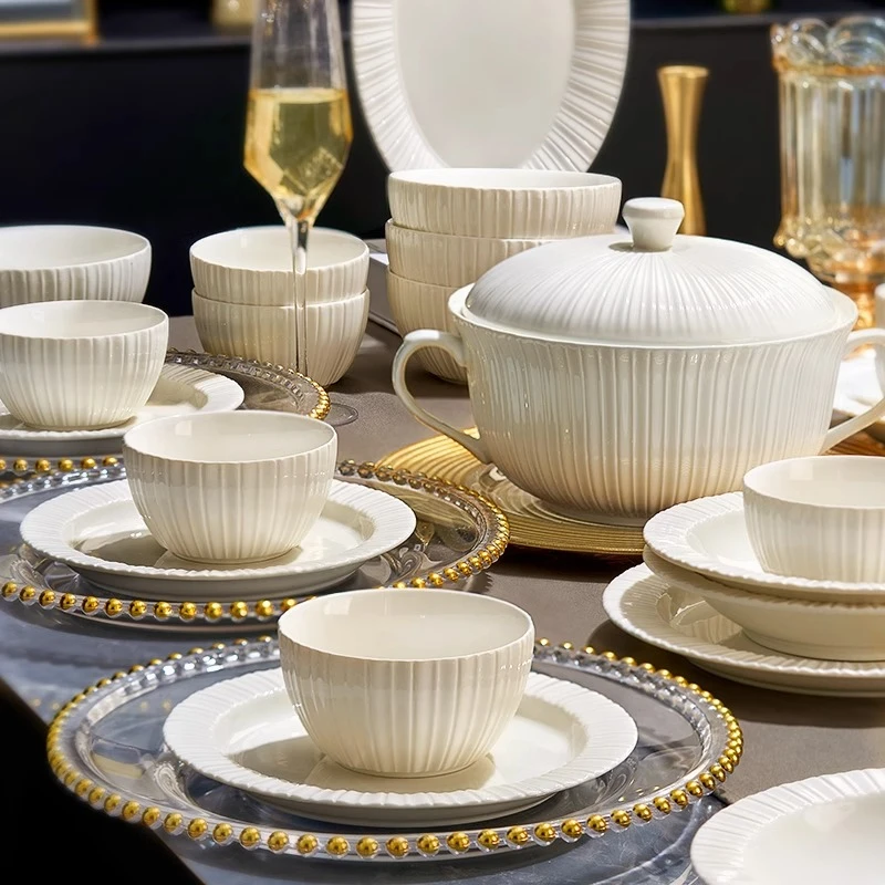 62件纯净莱茵碗碟套装家用现代轻奢风高级感乔迁餐具新款碗盘碗筷