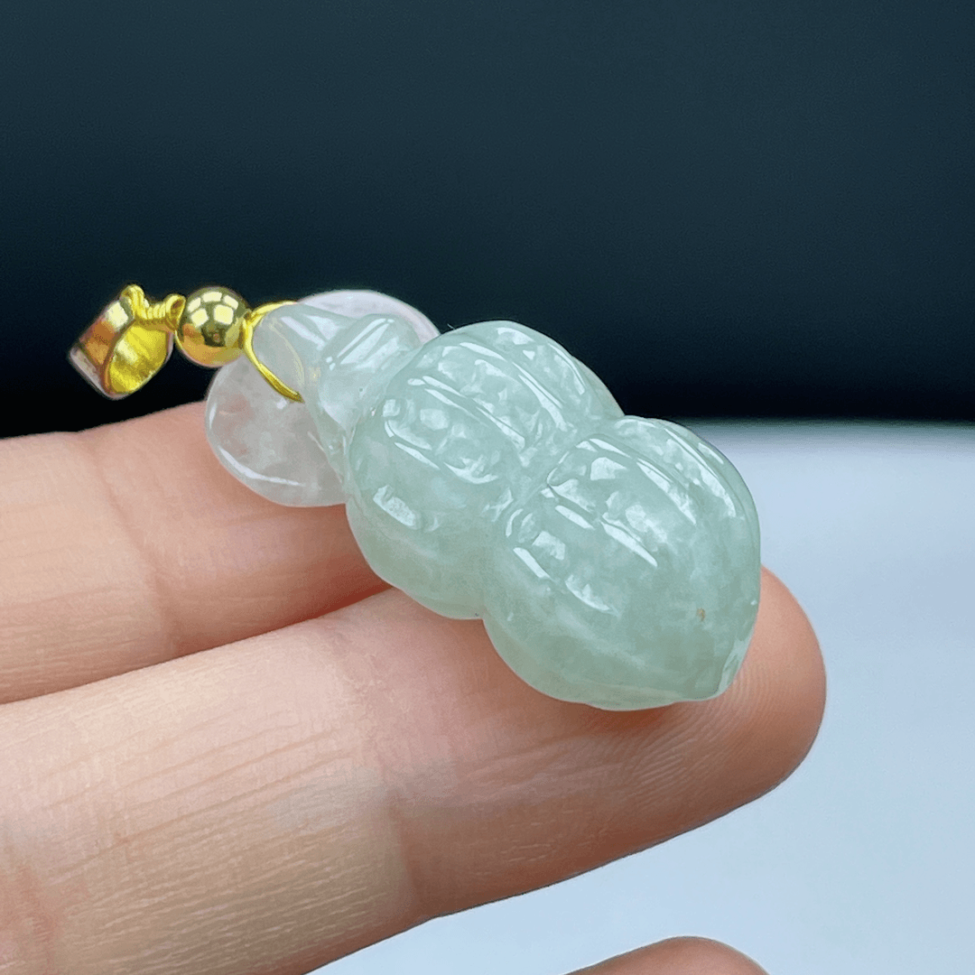 放漏价正品天然A货翡翠 冰润浅绿色好事花生吊坠 百搭女款玉坠