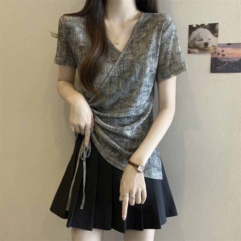 设计感扎染V领正肩短袖T恤女夏微胖mm别致小衫不规则抽绳收腰上衣