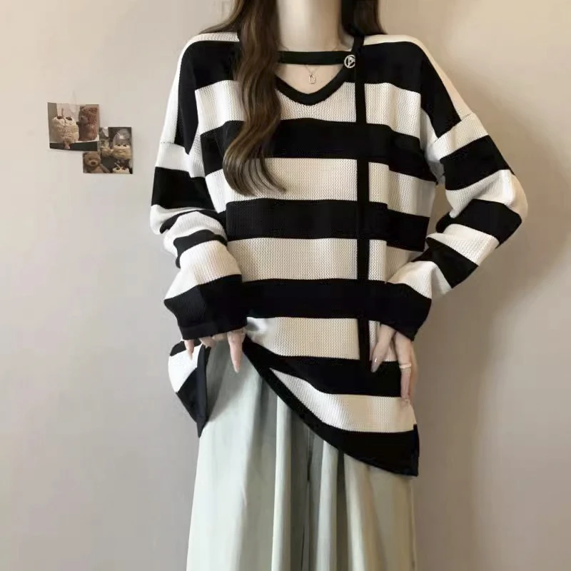 设计感V领条纹针织衫女早秋新款大码胖mm遮肚子显瘦减龄长袖上衣