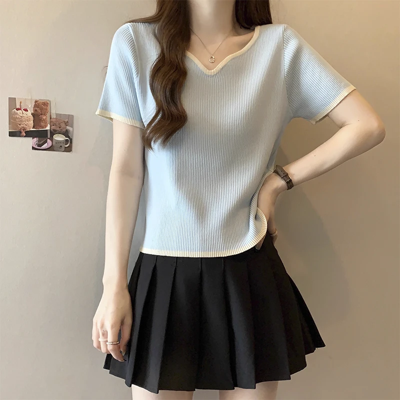 法式v领正肩冰丝短袖t恤女夏季大码胖mm显瘦遮肉撞色短款针织上衣