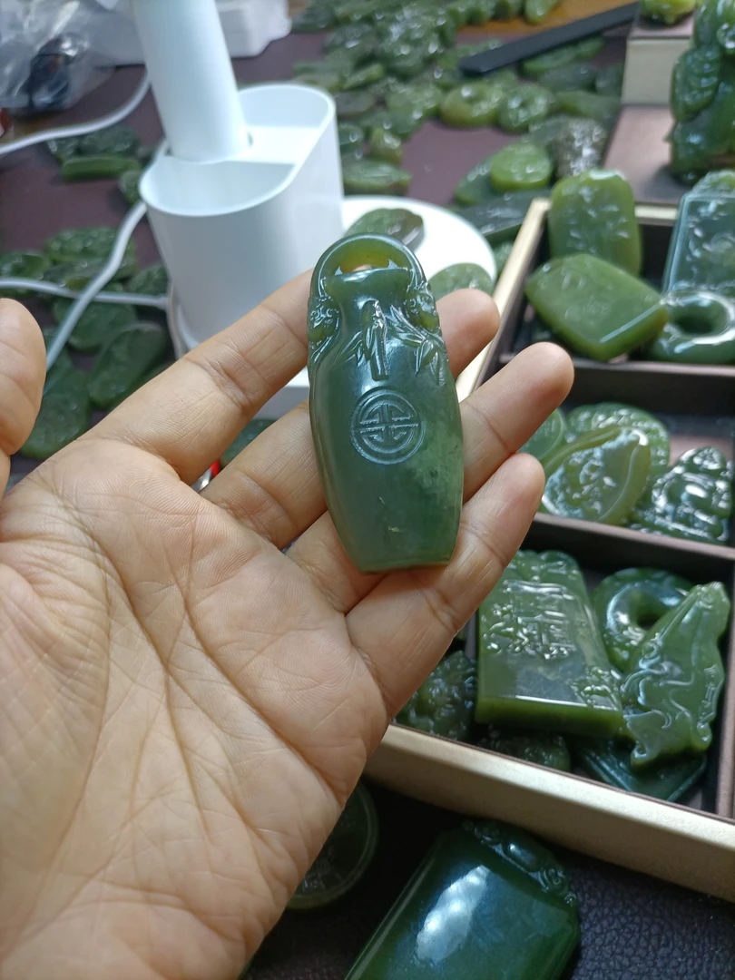 和田玉花瓶