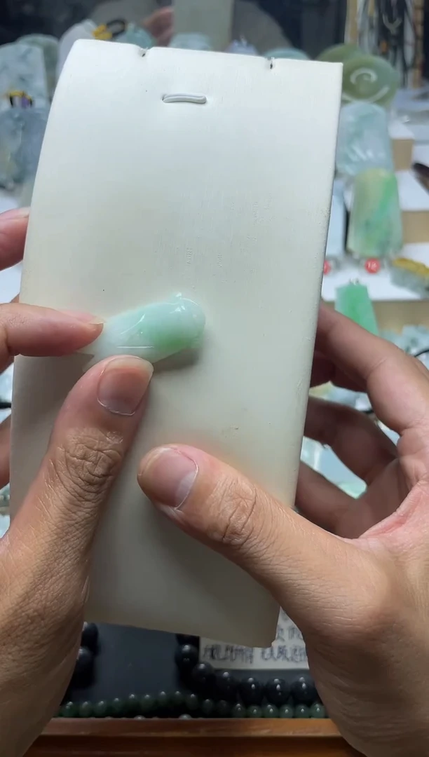 【闪购商品】翡翠颈饰未镶嵌天然缅甸A货翡翠