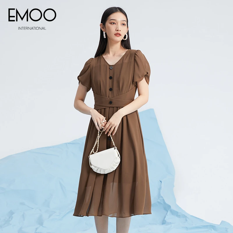 EMOO/杨门咖啡色短袖连衣裙夏季泡泡袖收腰优雅气质E22L026629