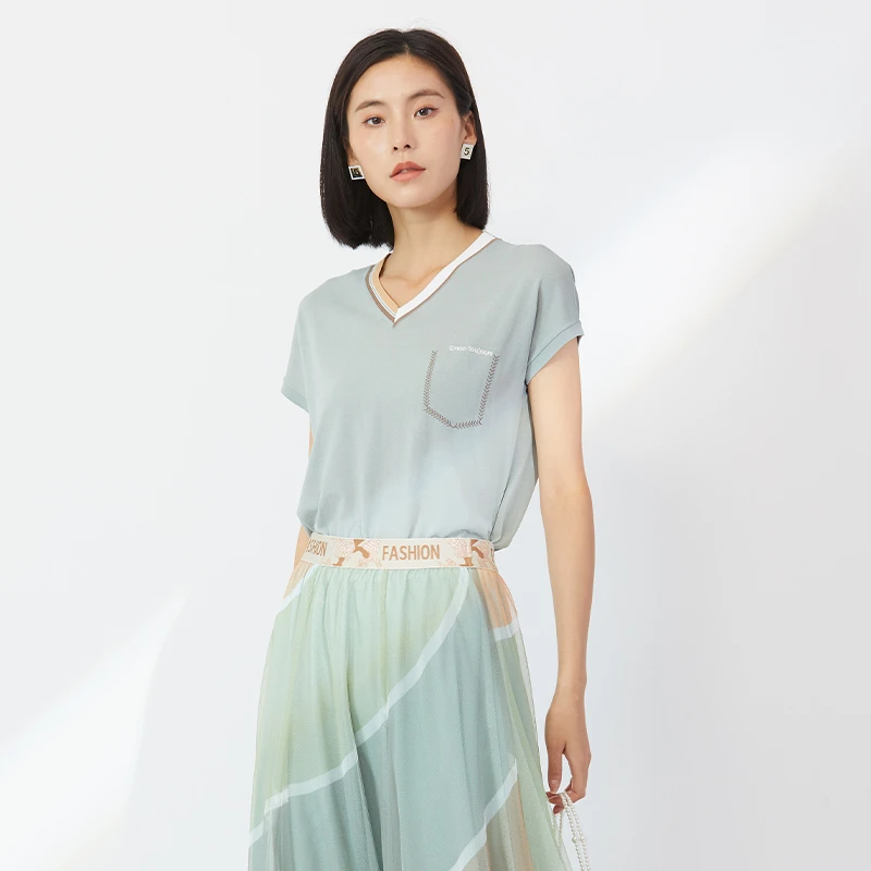 EMOO/杨门短袖T恤女时尚2024夏季新款V领上衣森系E23A031238