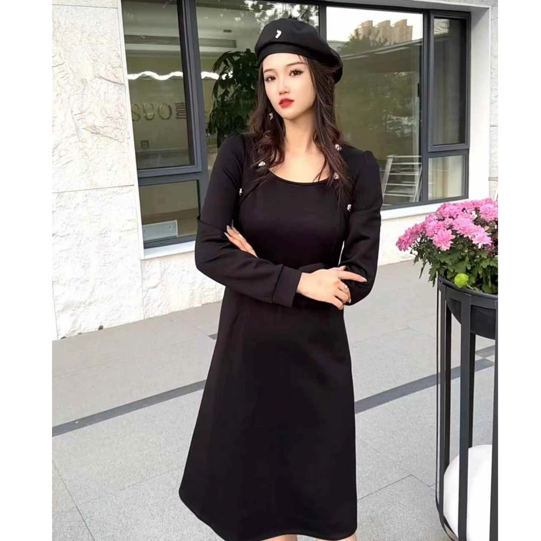 新款女士大码连衣裙时尚减龄洋气显瘦