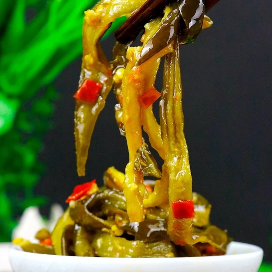新疆包邮隆邦香辣黄瓜100g*5袋下饭菜榨菜